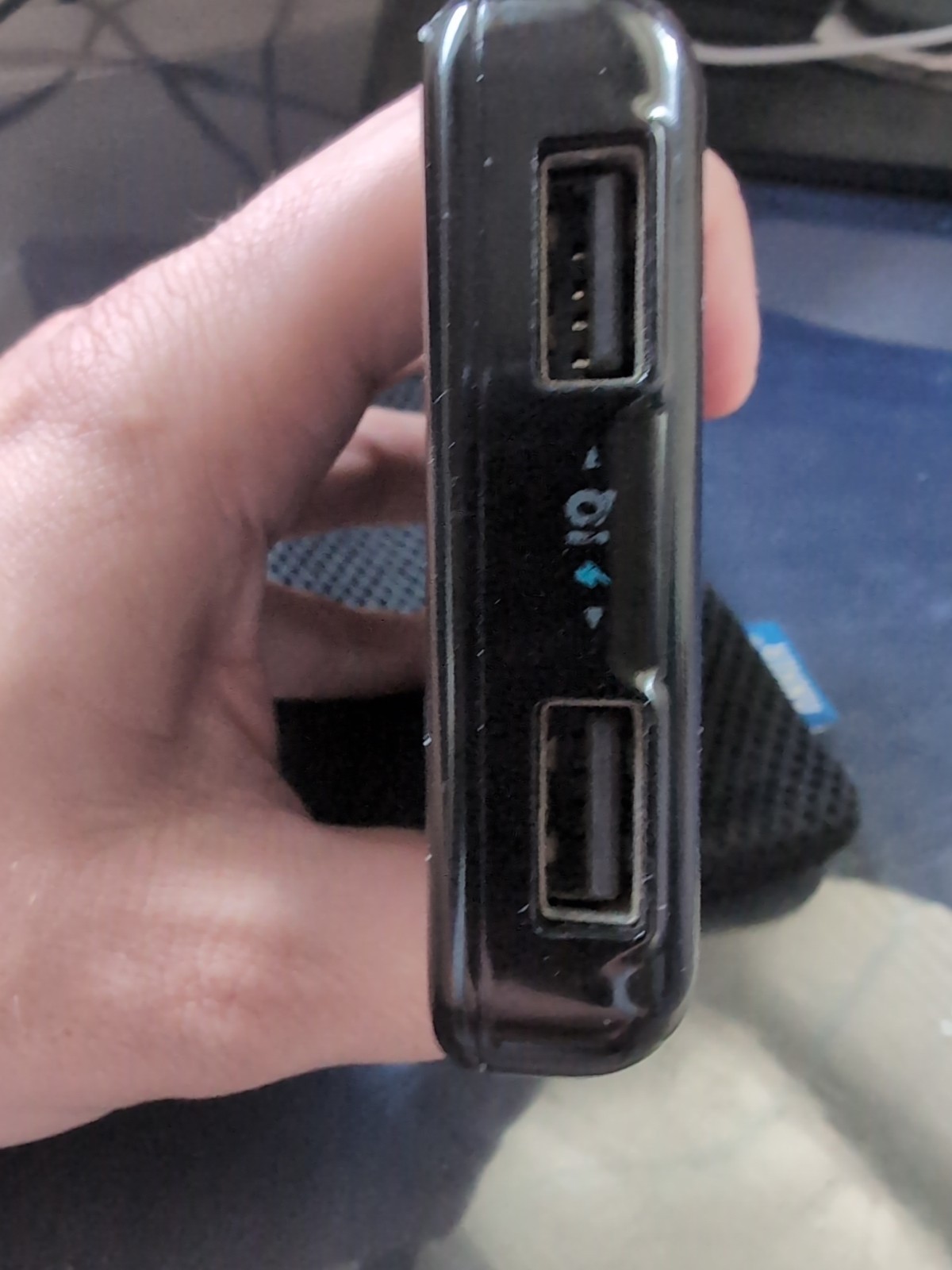 Anker-Astro-E3-79AN7917-Black-PowerIQ-Dual-USB-10000mAh-Power-Bank-236116248292-4