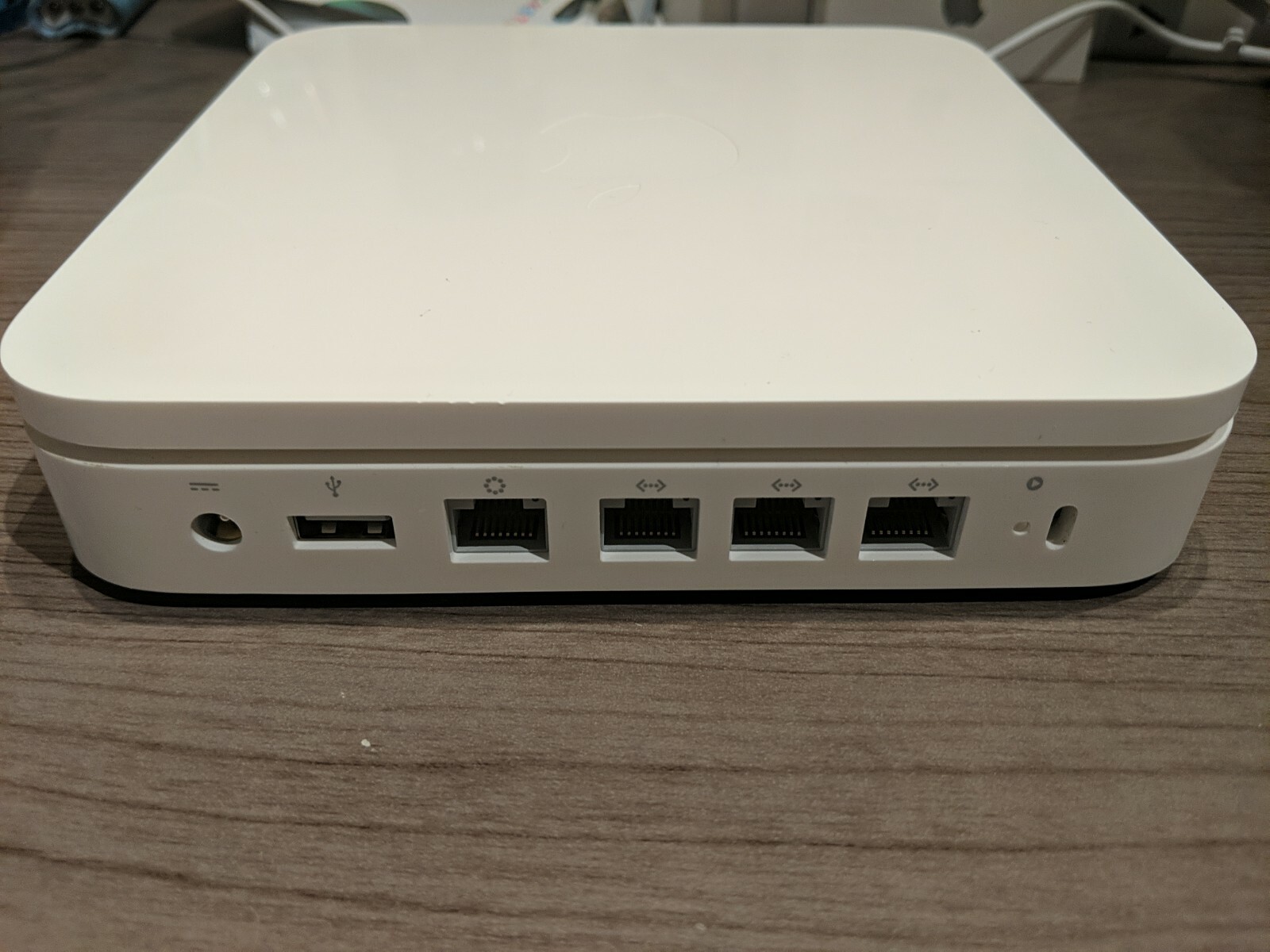 Apple-AirPort-Extreme-80211n-Wi-Fi-Router-A1408-5th-Generation-234987543914-5