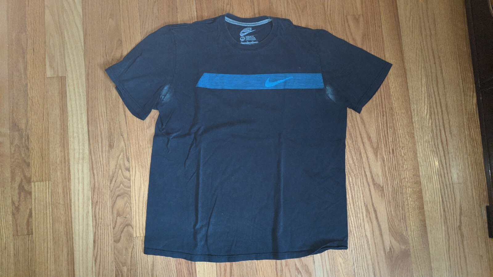 Vintage-Basic-Nike-Blue-Swoosh-Dark-Black-Tee-Regular-Fit-Extra-Large-XL-90s-235837838324